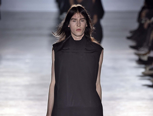 Rick Owens shows FULL FRONTAL male nudity on the catwalk 