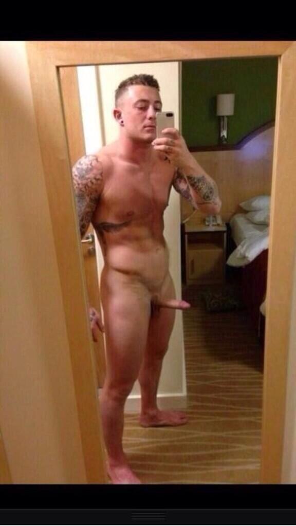 Omg He'S Naked 7